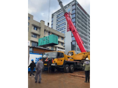 500 千瓦集裝箱柴油發(fā)電機(jī)組中選擇濰柴動(dòng)力柴油機(jī)配套悅成無刷發(fā)電機(jī)